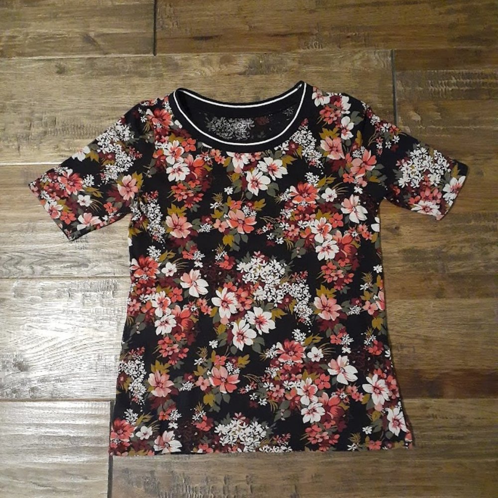 Loft Tee Shirt Size Small
